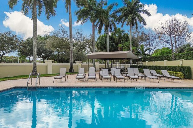 3692 Coco Lake Drive, Coconut Creek, FL 33073