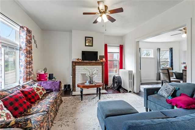 61-63 N Linwood Ave, Crafton, PA 15205