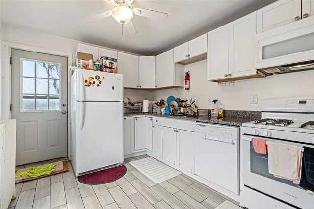 61-63 N Linwood Ave, Crafton, PA 15205