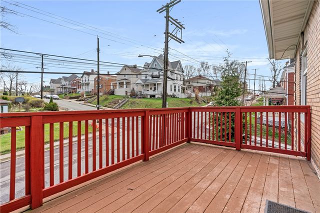 61-63 N Linwood Ave, Crafton, PA 15205