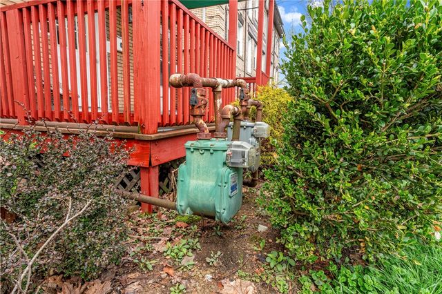 61-63 N Linwood Ave, Crafton, PA 15205