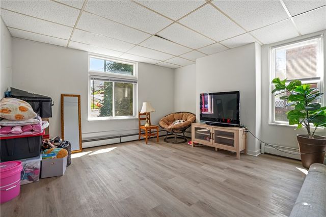 61-63 N Linwood Ave, Crafton, PA 15205