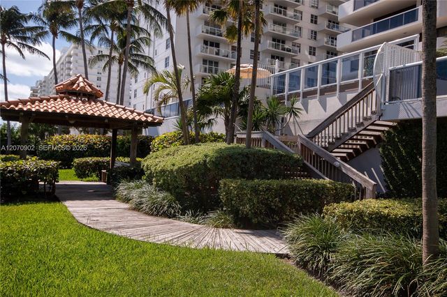 5757 Collins Avenue 703, Miami Beach, FL 33140