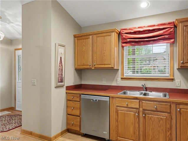 3671 White Oak Drive, Norton, OH 44203