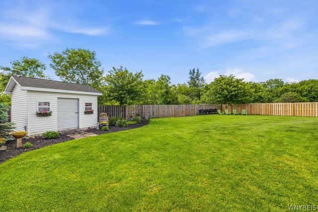 5952 Southwood Drive, Lockport Town, NY 14094