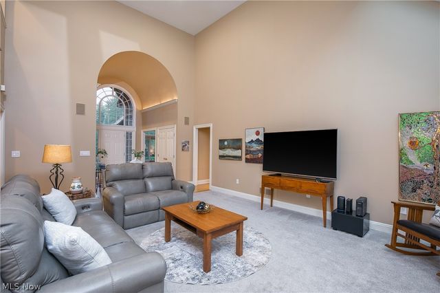 2665 Deer Ridge Run, Cuyahoga Falls, OH 44223