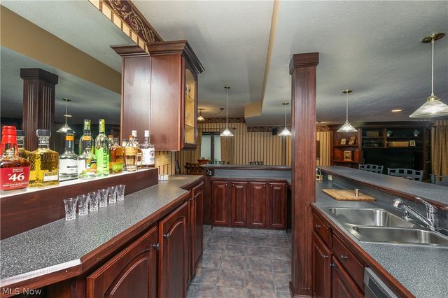 2665 Deer Ridge Run, Cuyahoga Falls, OH 44223