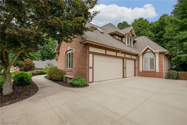 2665 Deer Ridge Run, Cuyahoga Falls, OH 44223