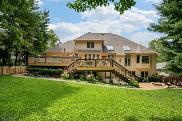 2665 Deer Ridge Run, Cuyahoga Falls, OH 44223