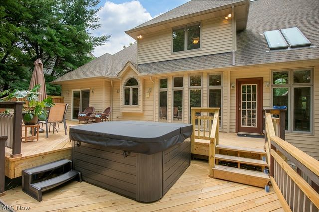 2665 Deer Ridge Run, Cuyahoga Falls, OH 44223