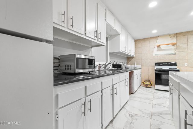 171 HOLGUIN, Vinton, TX 79821