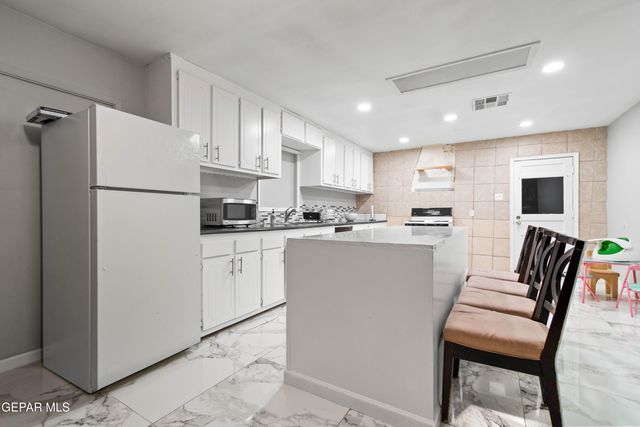 171 HOLGUIN, Vinton, TX 79821