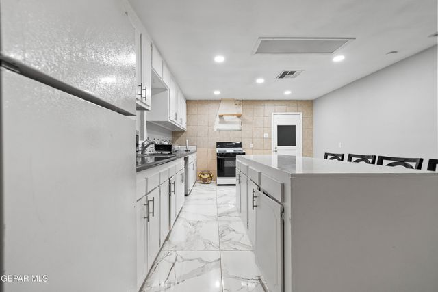 171 HOLGUIN, Vinton, TX 79821