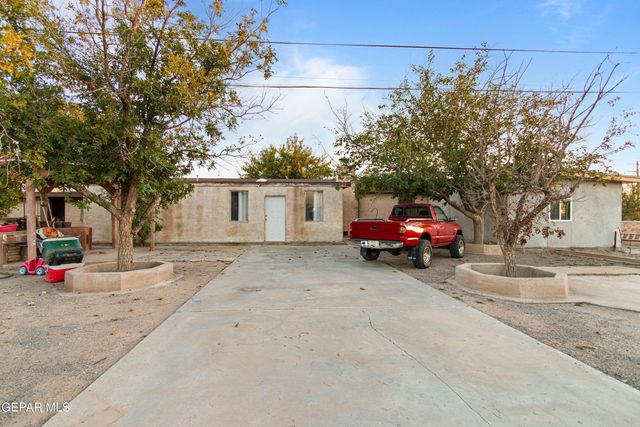 171 HOLGUIN, Vinton, TX 79821