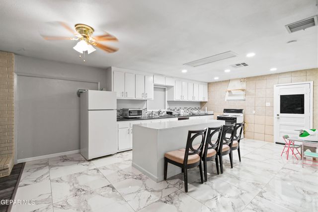 171 HOLGUIN, Vinton, TX 79821