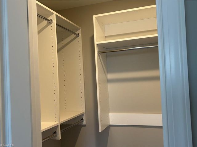 5483 Meadowlark Court, Winston-salem, NC 27106