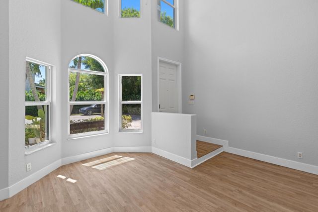 4351 N Magnolia Circle, Delray Beach, FL 33445