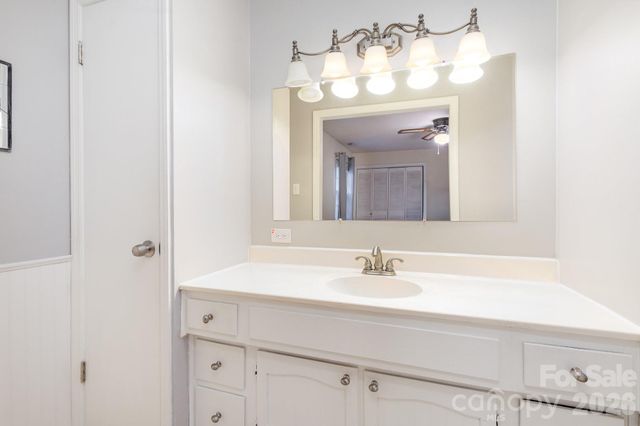 8017 Regent Park Lane, Charlotte, NC 28210