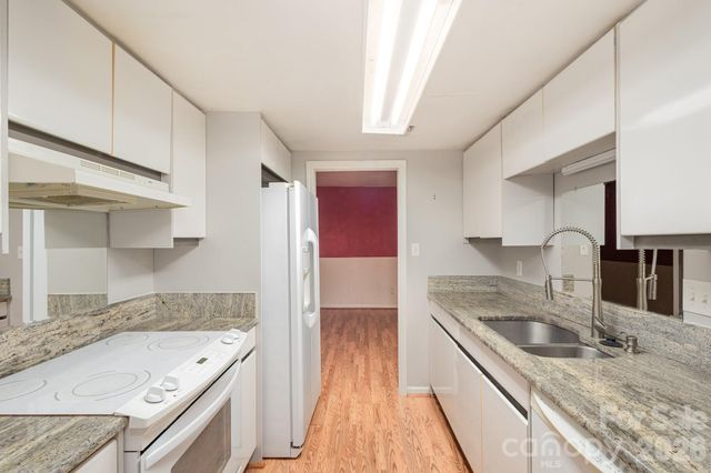 8017 Regent Park Lane, Charlotte, NC 28210