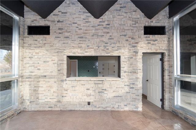 6909 Prospect Avenue, Kansas City, MO 64132