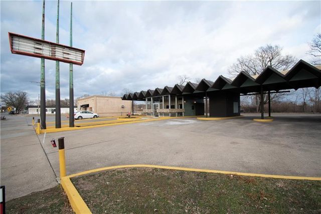 6909 Prospect Avenue, Kansas City, MO 64132