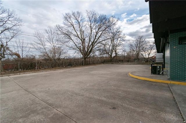 6909 Prospect Avenue, Kansas City, MO 64132