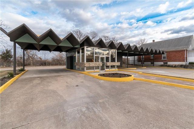 6909 Prospect Avenue, Kansas City, MO 64132