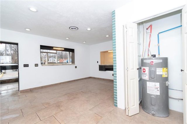 6909 Prospect Avenue, Kansas City, MO 64132