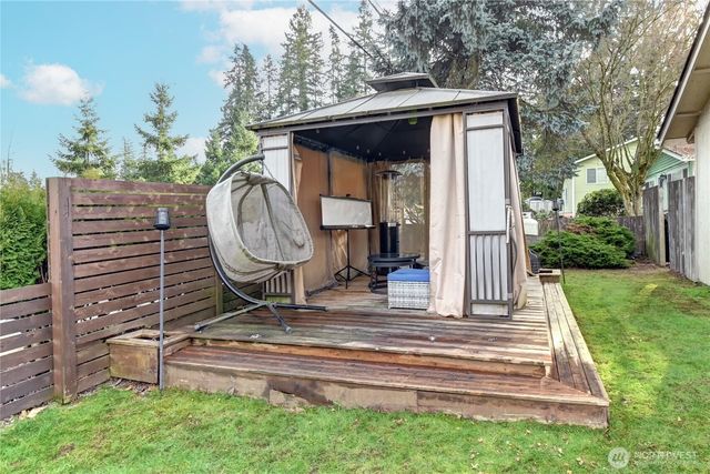 20406 52nd Avenue W, Lynnwood, WA 98036