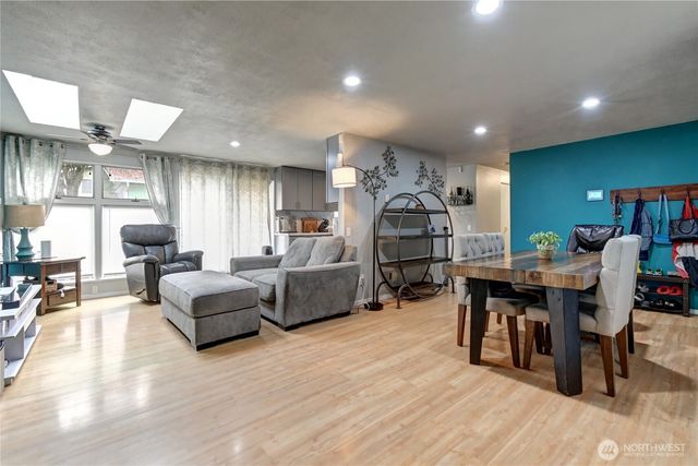 20406 52nd Avenue W, Lynnwood, WA 98036