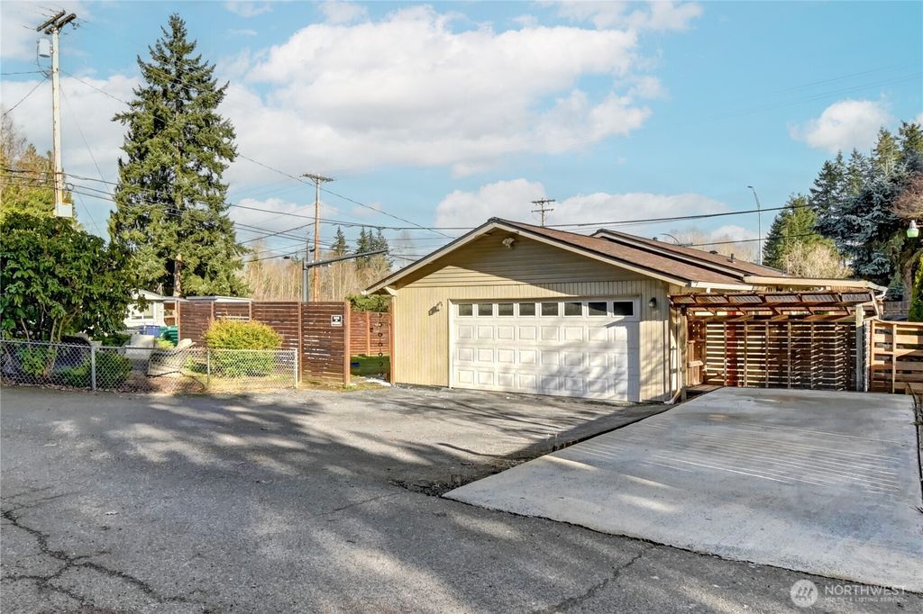 20406 52nd Avenue W, Lynnwood, WA 98036