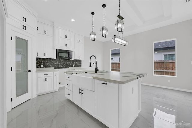 409 S 12th Street, Alamo, TX 78516