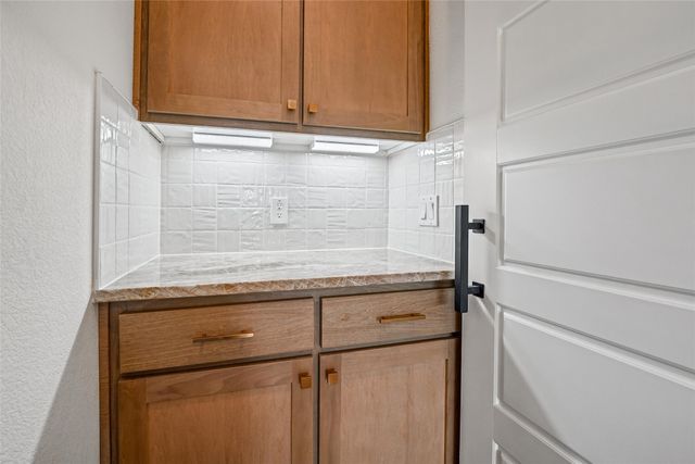 12417 Hornfels Drive, Krum, TX 76249