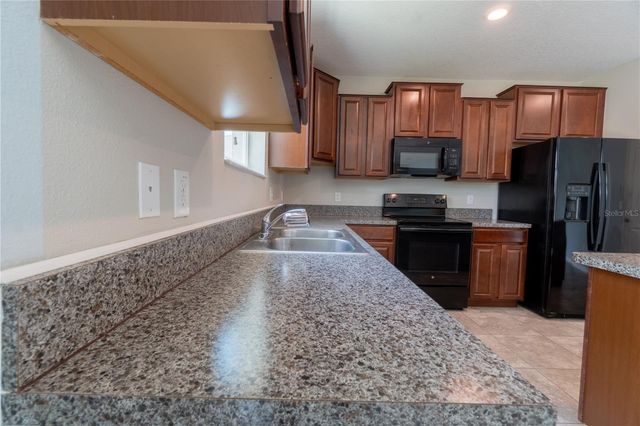 3621 KEARSNEY ABBEY CIRCLE, Dover, FL 33527