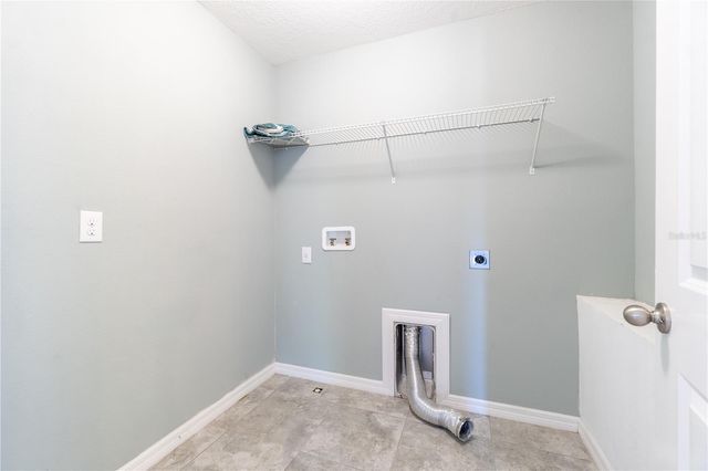 3621 KEARSNEY ABBEY CIRCLE, Dover, FL 33527