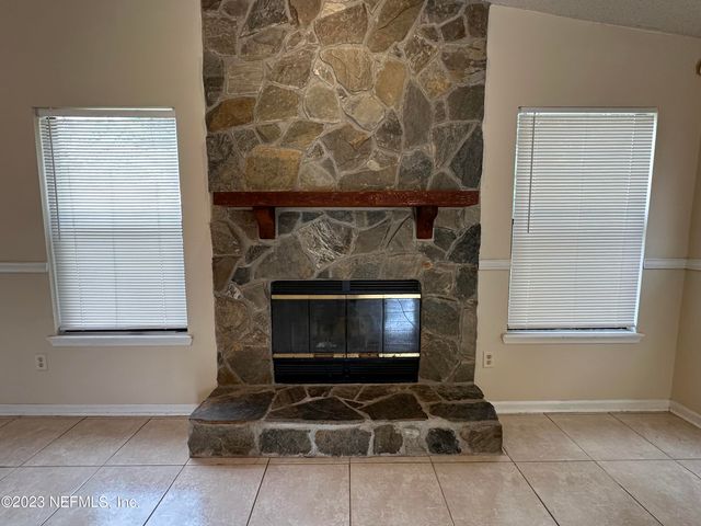 1127 COVE LANDING Drive, Jacksonville, FL 32233