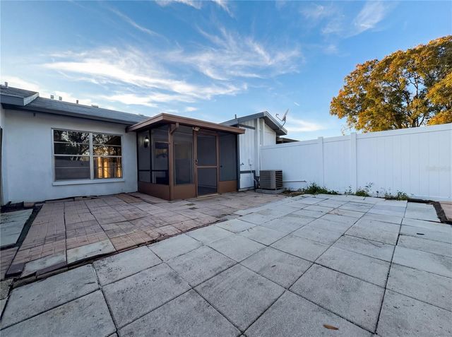 1703 OAK BRANCH COURT, Brandon, FL 33511