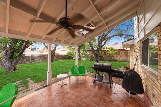 631 Briar Oak St, San Antonio, TX 78216