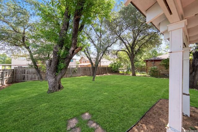 631 Briar Oak St, San Antonio, TX 78216
