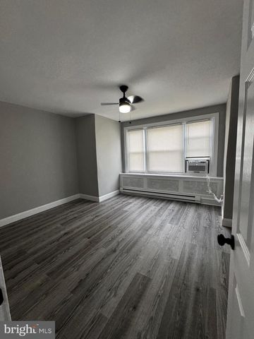 2656 S SHIELDS ST, Philadelphia, PA 19142