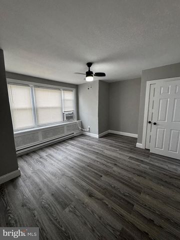 2656 S SHIELDS ST, Philadelphia, PA 19142