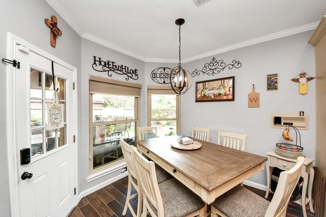 4502 Sienna Heights Court, Pasadena, TX 77505