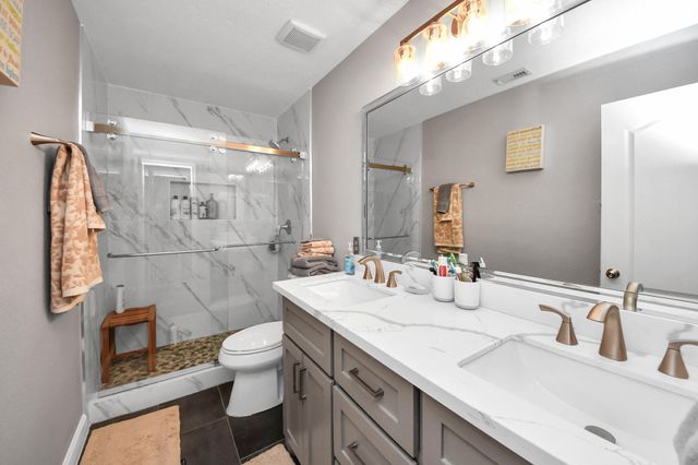 4502 Sienna Heights Court, Pasadena, TX 77505