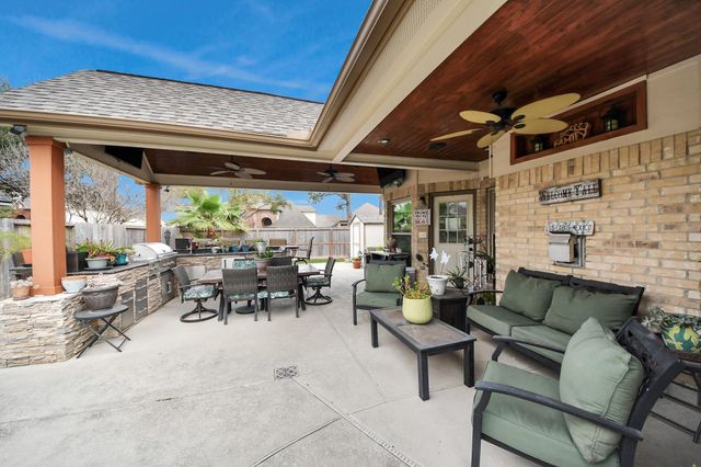 4502 Sienna Heights Court, Pasadena, TX 77505