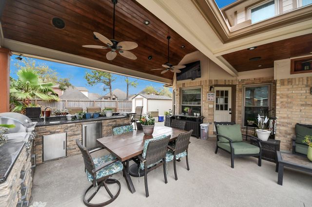 4502 Sienna Heights Court, Pasadena, TX 77505