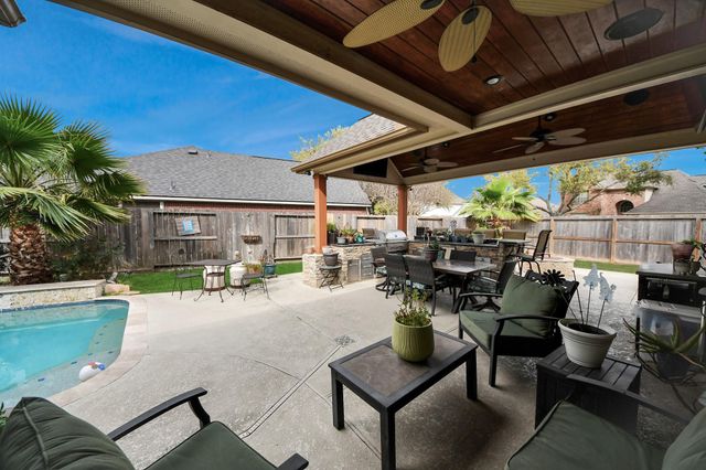 4502 Sienna Heights Court, Pasadena, TX 77505