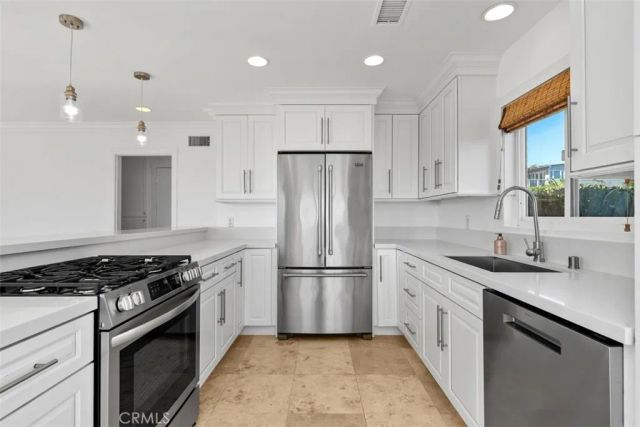 1285 Cortez Avenue, Laguna Beach, CA 92651