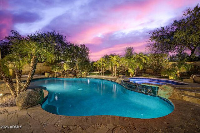 13050 W Chucks Avenue, Peoria, AZ 85383
