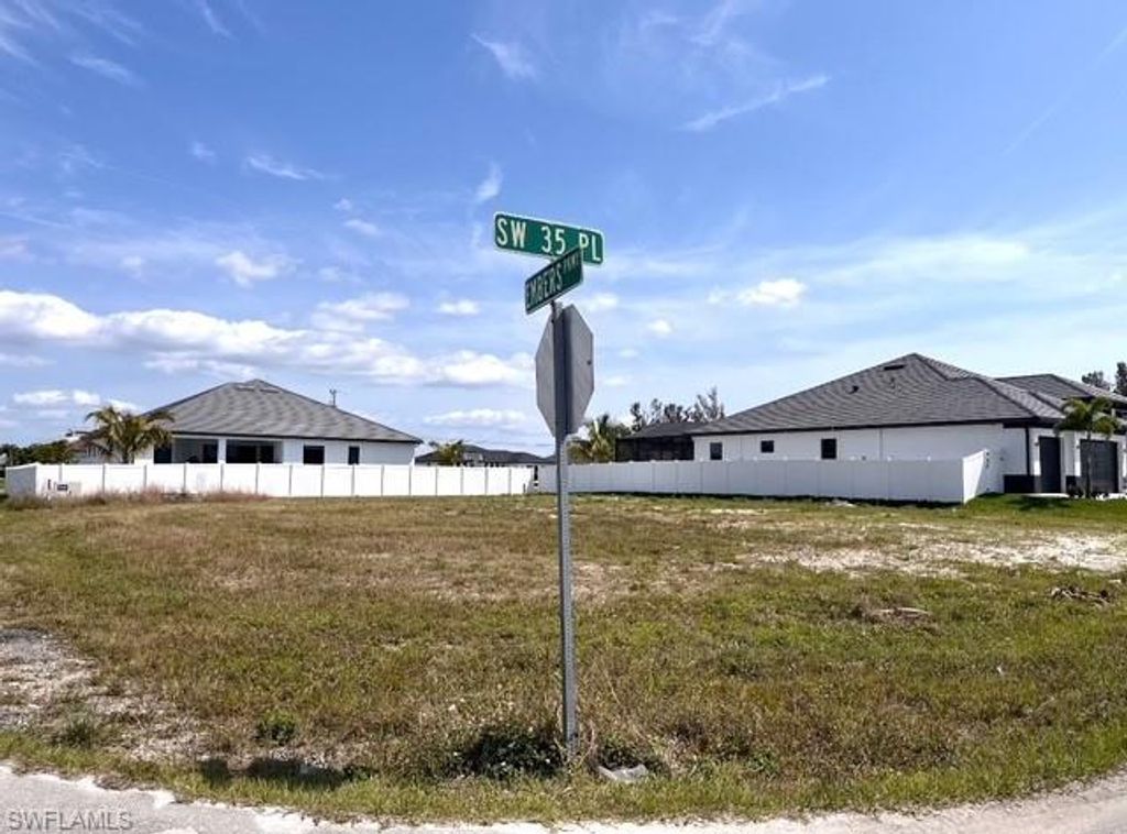 3 SW 35th PL, Cape Coral, FL 33991