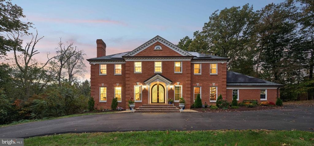 10900 TARA RD, Potomac, MD 20854